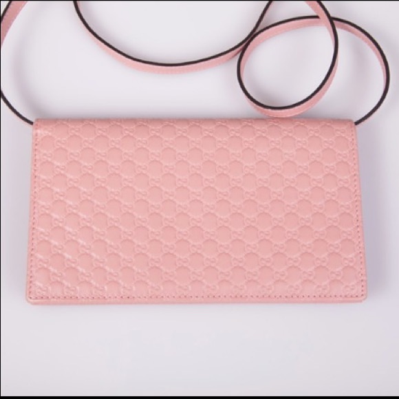 COPY - Pastel pink Gucci crossbody - Picture 3 of 4